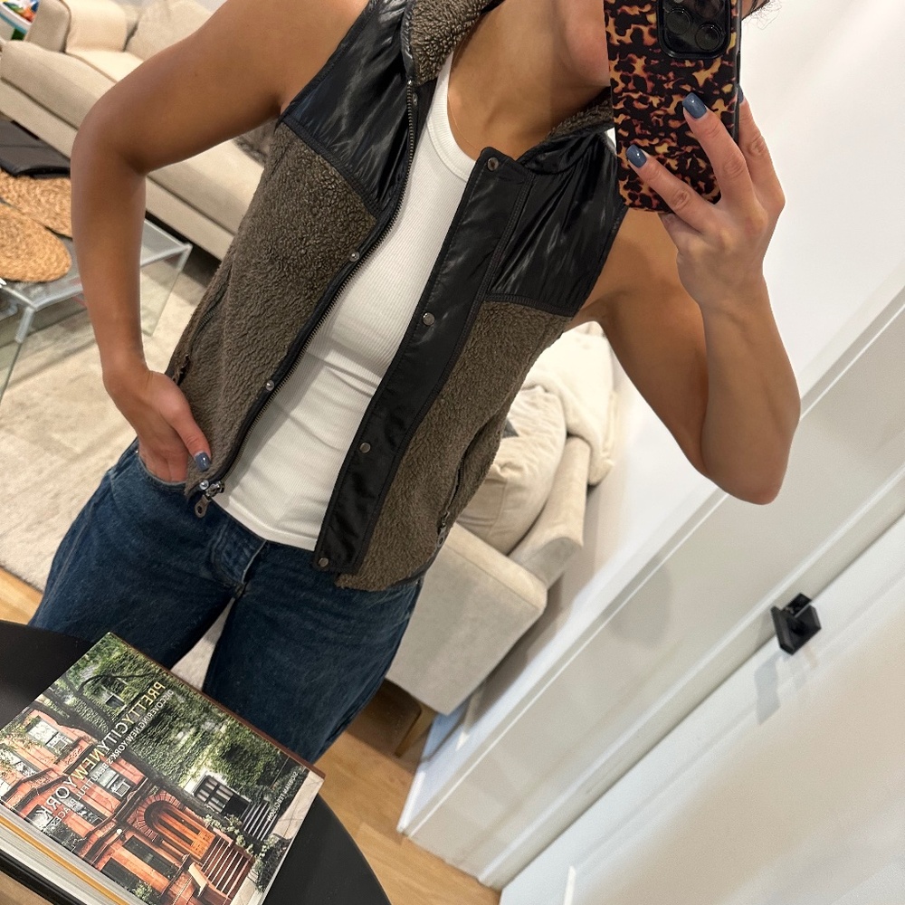 Madewell Brown and black fleece with shearling details in size XS